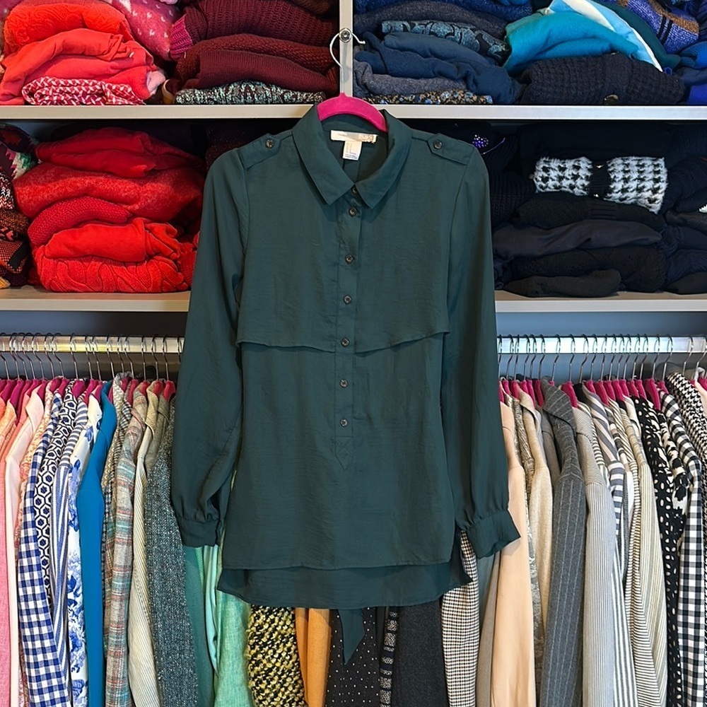 Love 21 green long sleeve tie back blouse size S NWOT